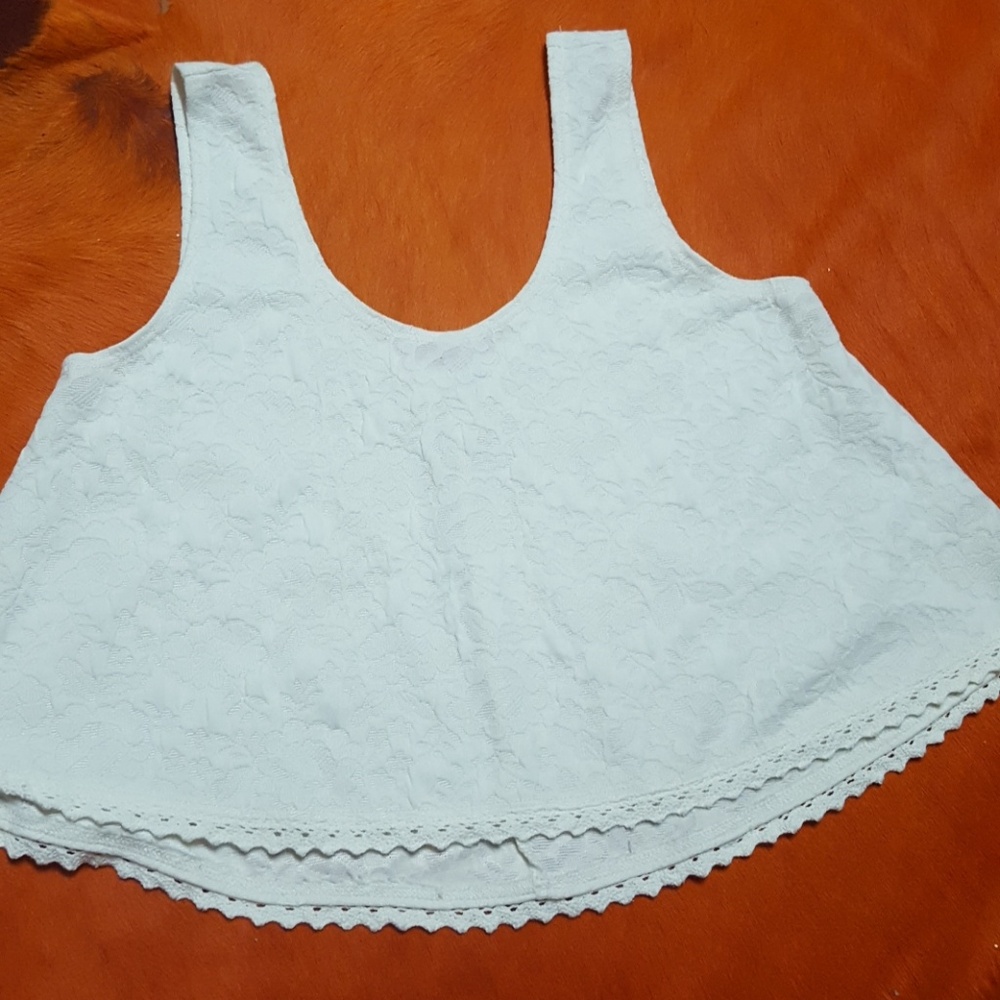 LA Hearts Ivory Lace Scoop Neck Crop Tank